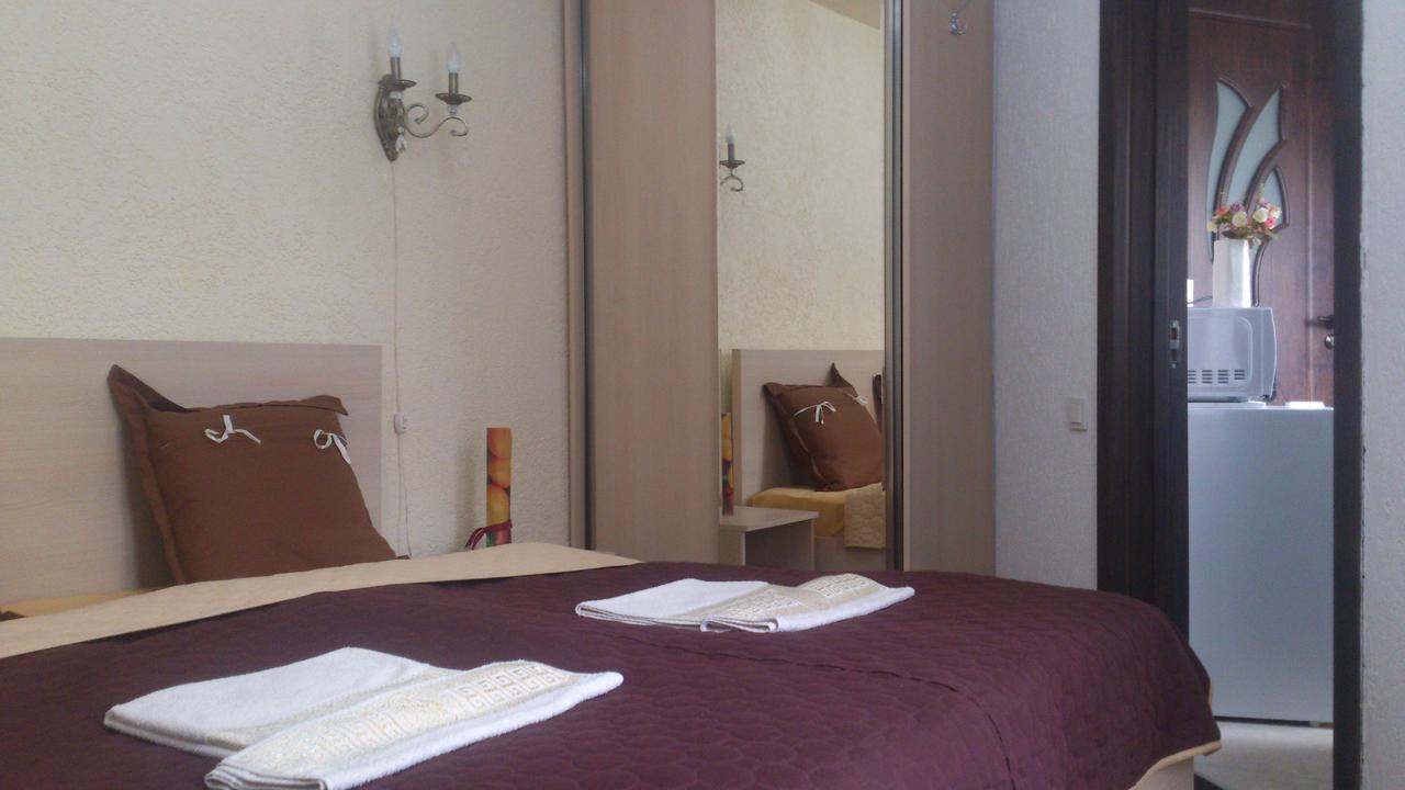 Guest House Madonna 트빌리시 외부 사진
