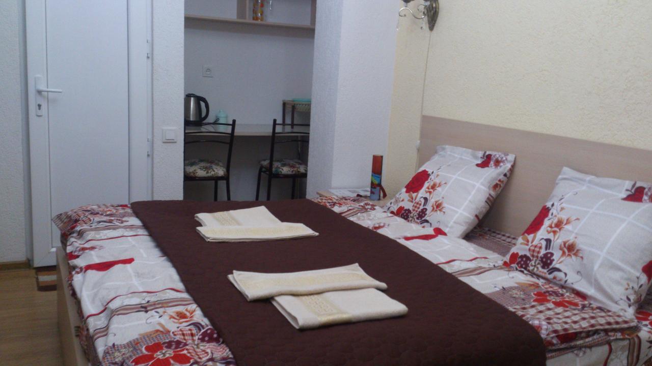 Guest House Madonna 트빌리시 외부 사진